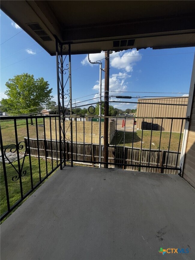 Building Photo - 4801 Rainbow Cir
