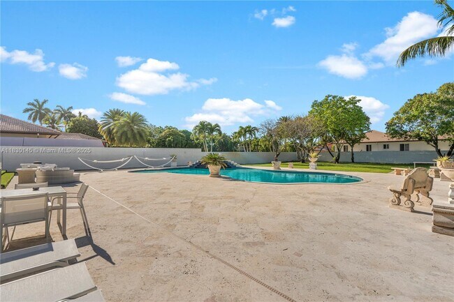 Building Photo - 13815 SW 38th St