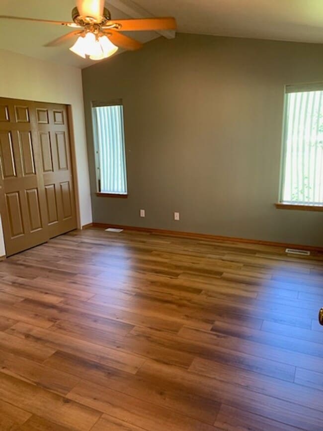Building Photo - CDA Place Garden Home in Gated Community!