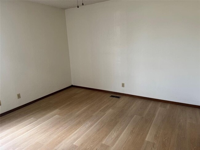 Building Photo - 1338 N Washington Ave