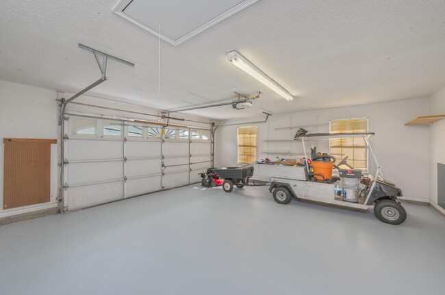 Building Photo - 437 S Shore Dr