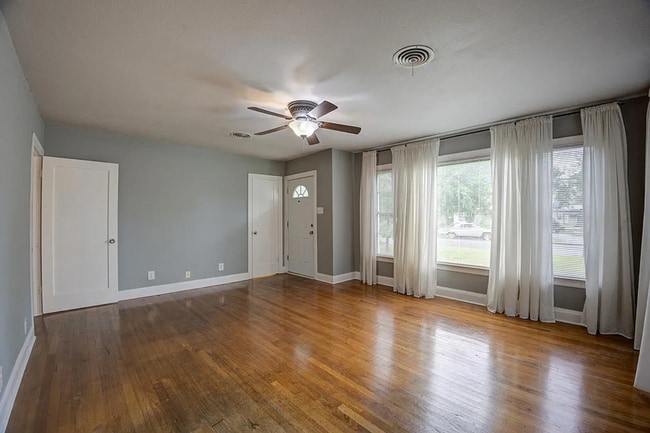 Building Photo - 3330 12th St