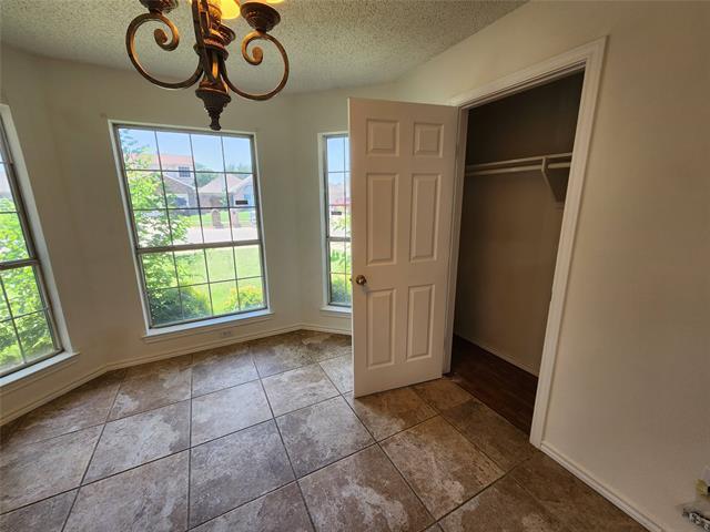 Building Photo - 2131 Ridgecliff Dr