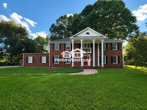 Building Photo - 338 Travis St