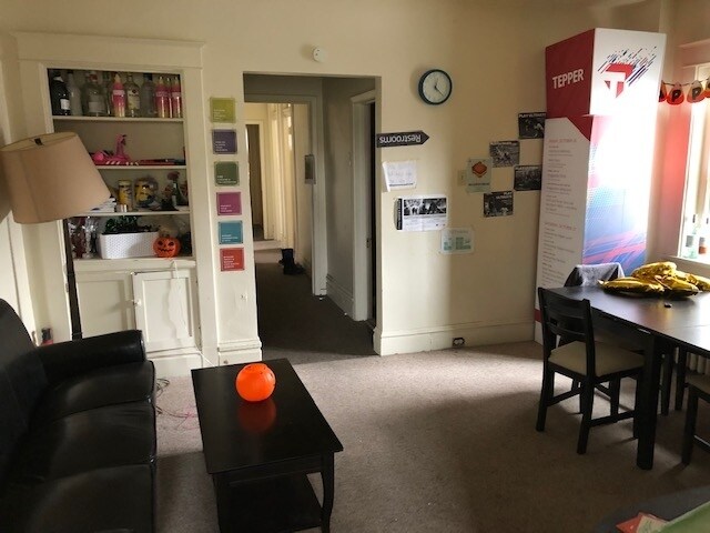 Building Photo - 5213 Fifth Ave