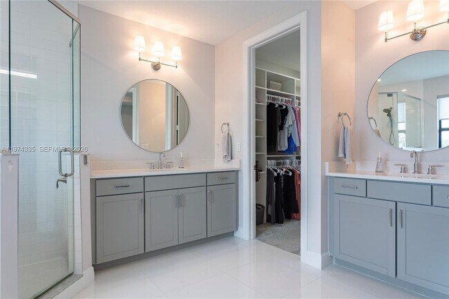 Building Photo - 8555 E Baypoint Cir