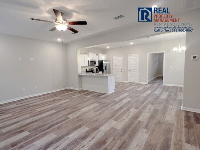 Building Photo - BRAND-NEW Stunning END-unit townhome in Manchester, attached garage!