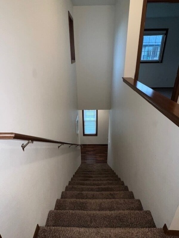Building Photo - 2025 Aaron Dr