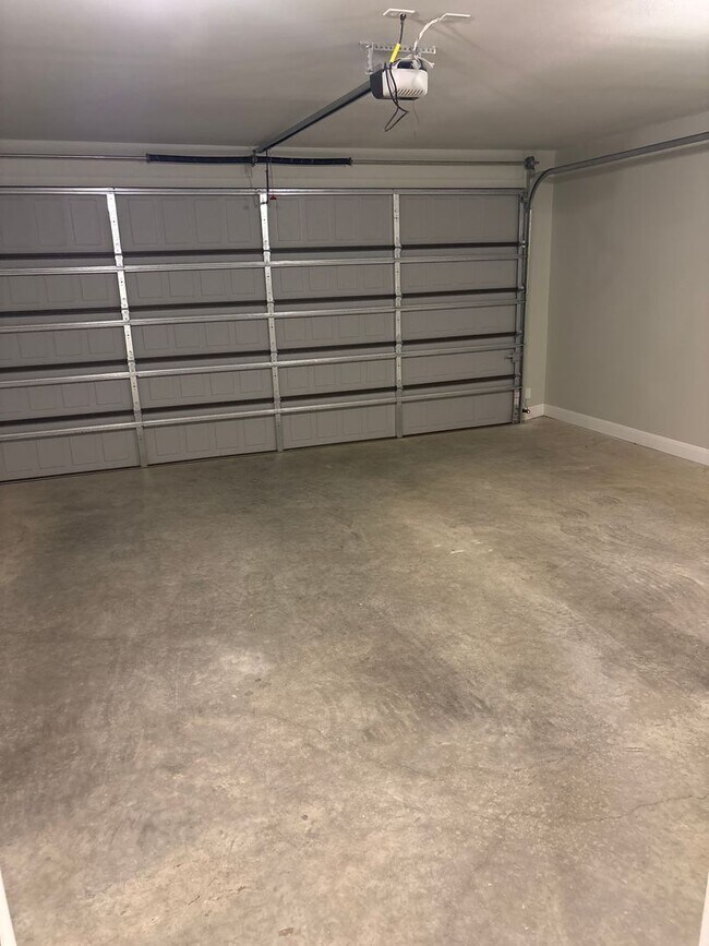 Building Photo - Beautiful South Tyler Rental in Royal Vista Estates!