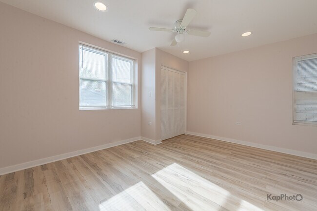 Building Photo - 2029 S Canalport Ave