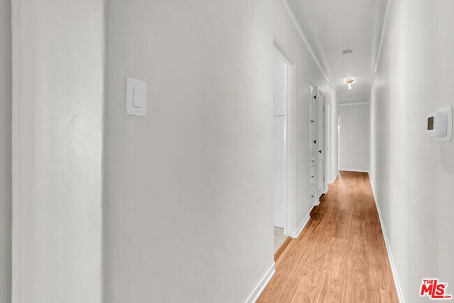 Building Photo - 751 Croft Ave