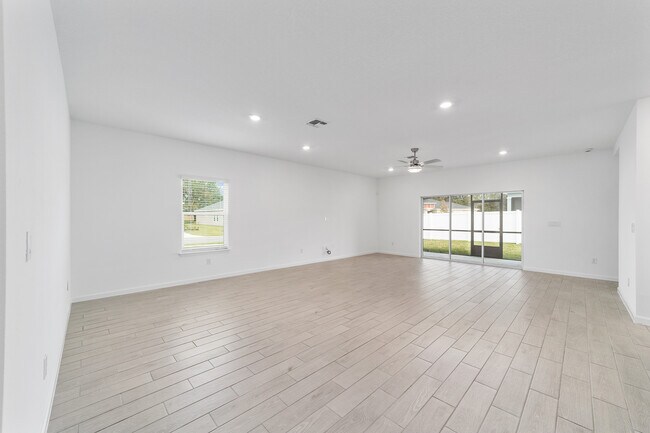 Building Photo - 7341 SW 76th Ter