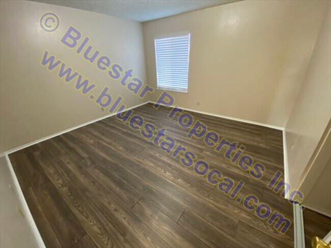 Building Photo - Now Available!!!  Single Story Home, Apple Valley With Large Lot