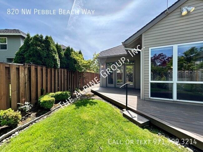 Building Photo - 820 NW Pebble Beach Way