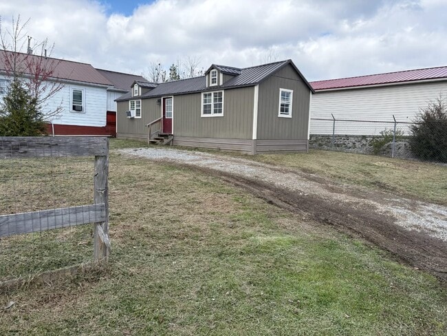 Building Photo - 2410 N Hwy 25 W