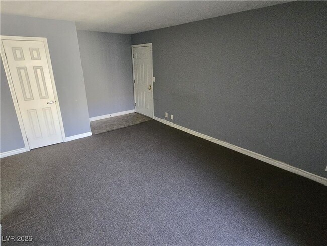 Building Photo - 5060 Indian River Dr