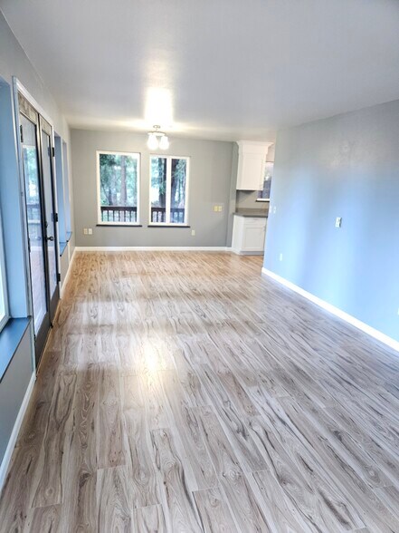 Building Photo - 60 East Falls Place