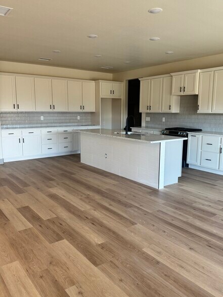 Building Photo - 313 Cowboy Ln
