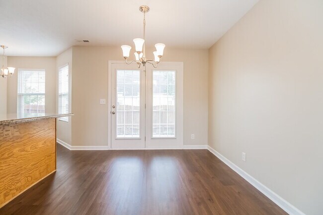 Building Photo - 1431 Westview Dr