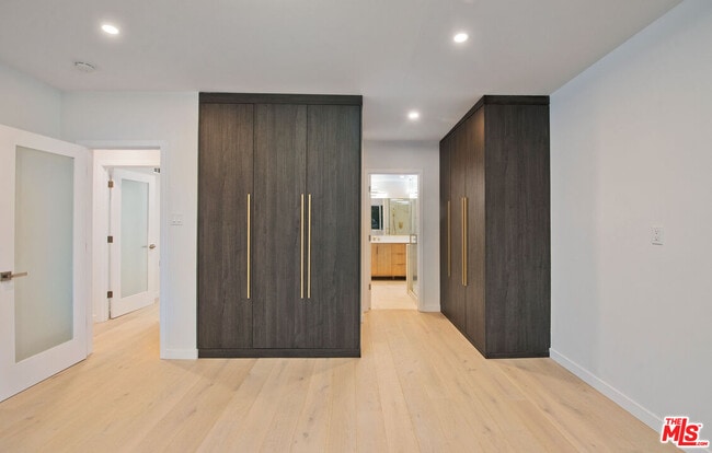 Building Photo - 645 Walther Way