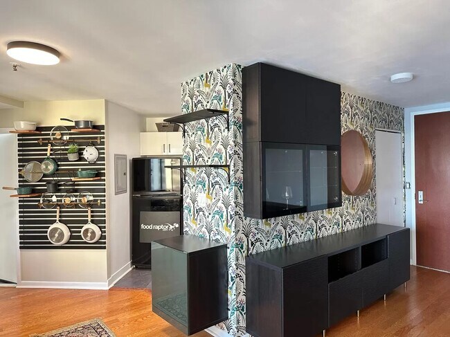 Building Photo - 300 Riverfront Dr