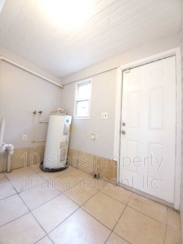 Building Photo - 3450 13th Ave S