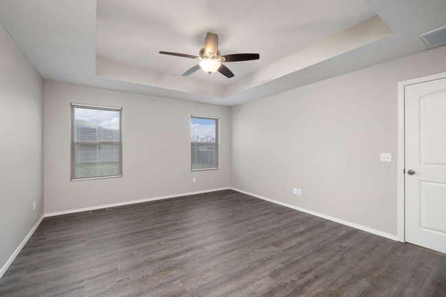 Building Photo - 3 bedroom home - Willard School District