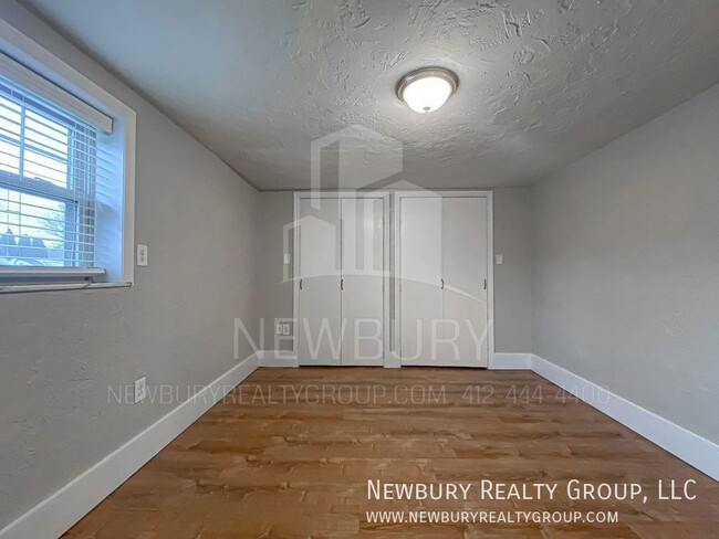 Building Photo - Modern Charm: Cozy 1-Bedroom Apartment wit...