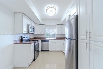 Building Photo - 1000 Parkview Dr