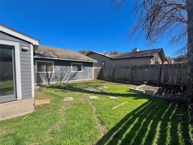 Building Photo - 6005 Avery Island Ave