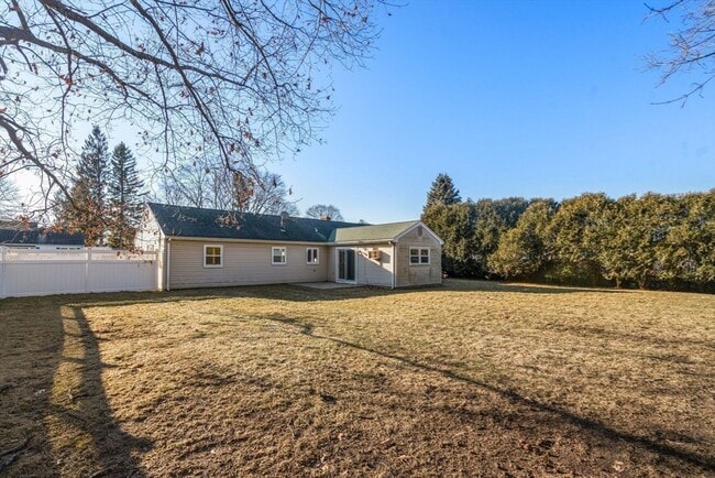 Building Photo - 8 Stanley St