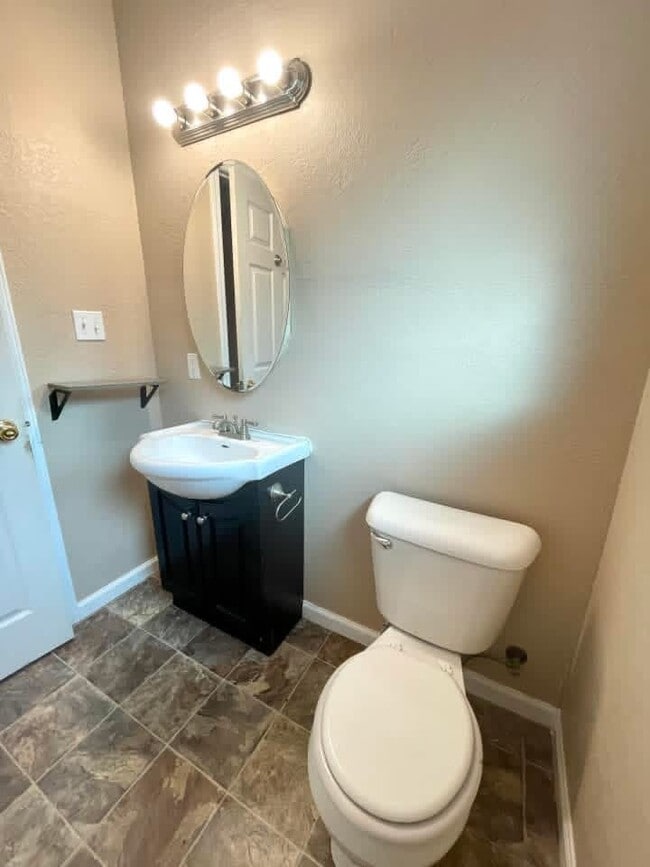 Building Photo - 823 G St NW