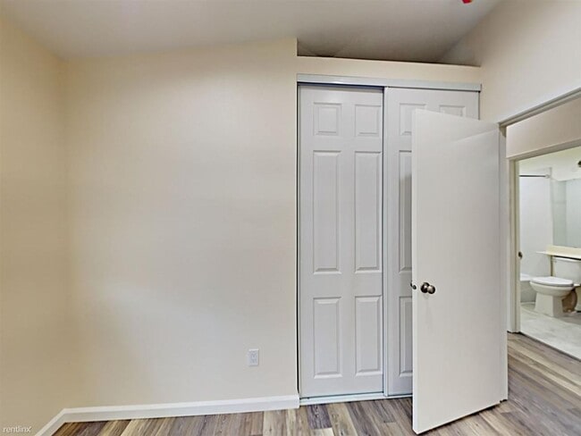 Building Photo - 1740 Gateway Dr