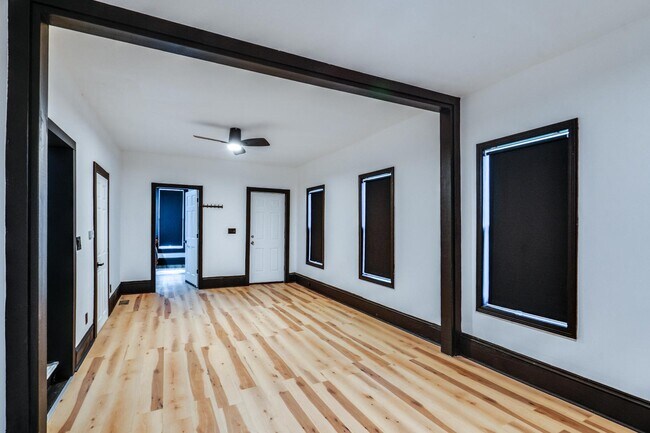 Building Photo - 2173 E 73rd St