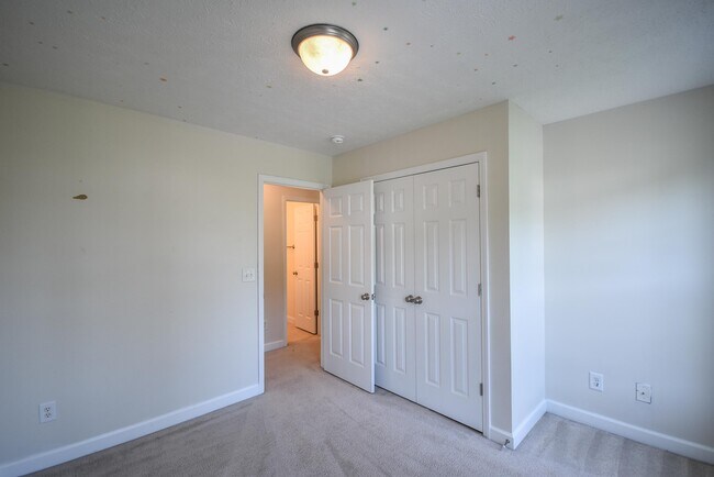 Building Photo - 217 Rolling Stone Ct