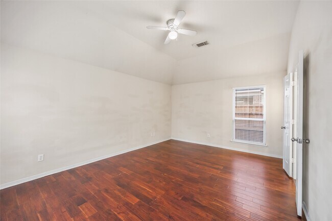 Building Photo - 15410 Redbud Dale Ct