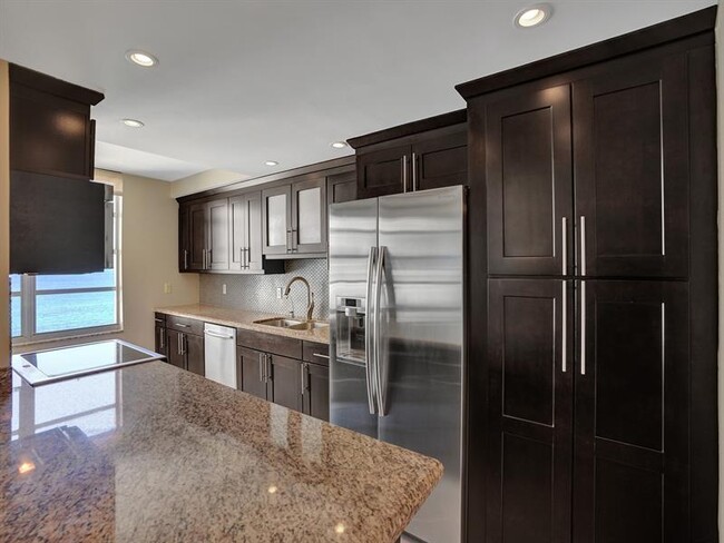 Building Photo - 4280 Galt Ocean Dr