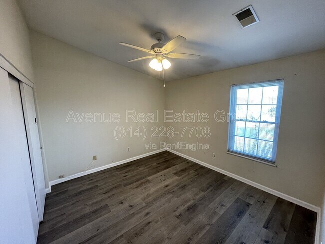 Building Photo - 1231 Creve Coeur Crossing Ln