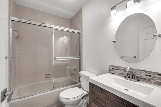 Building Photo - 7894 Granada Pl