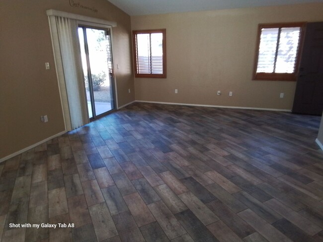 Building Photo - 1/2 half off rent first month for qualifie...