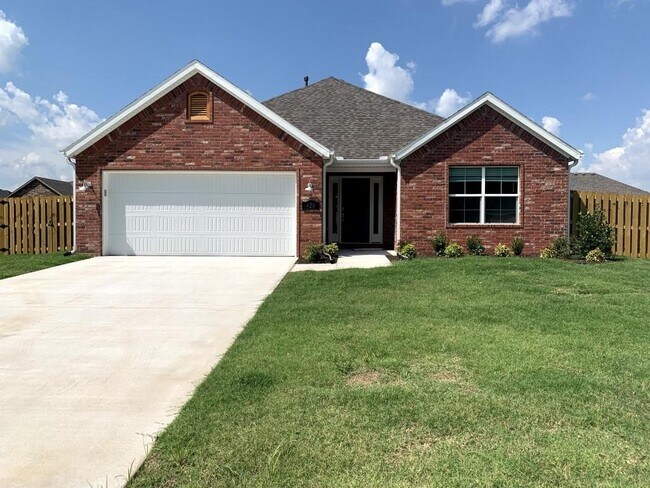 Primary Photo - 428 Concho St
