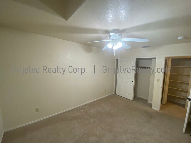 Building Photo - Amazing 5 BD, 3 BA House + Pool! This Oro Valley home has everything! (Lambert/La Canada)