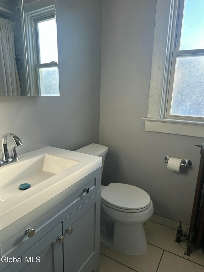 Building Photo - 312 5th Ave