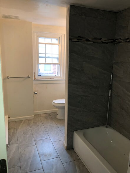 Building Photo - 778 3rd St