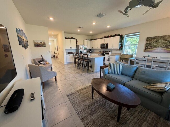 Building Photo - 8860 Milestone Dr