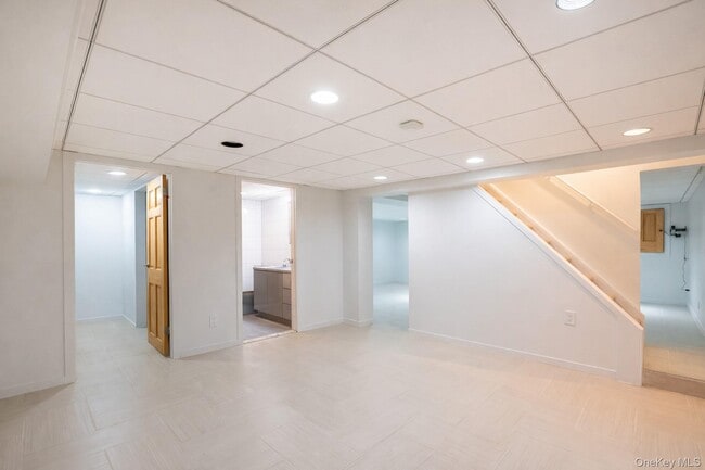 Building Photo - 127 Wooleys Ln