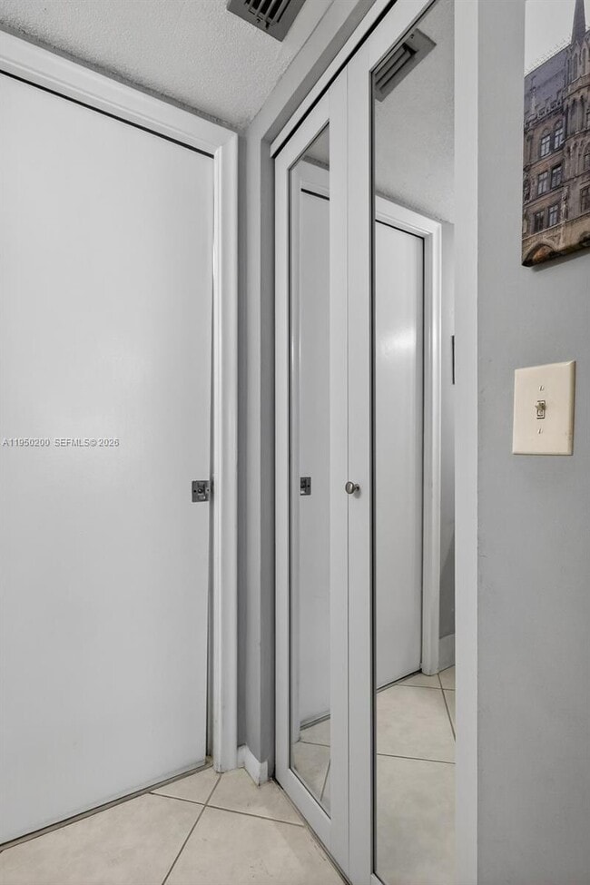 Building Photo - 13100 SW 11th Ct