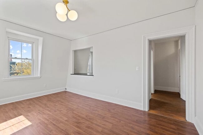 Building Photo - 14-2 Deering St