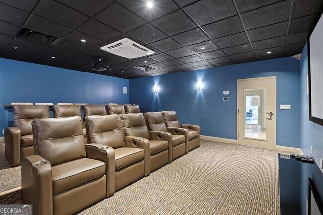 Building Photo - 3481 Lakeside Dr NE