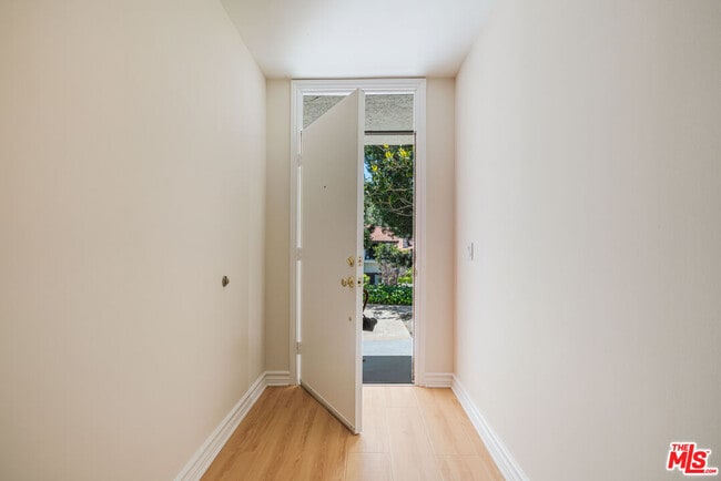 Building Photo - 17241 Palisades Cir